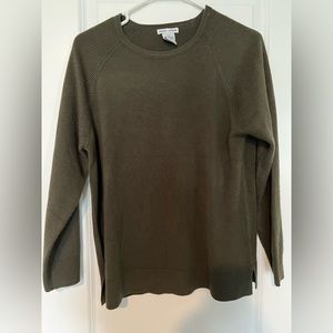 NWOT Women’s Small green sweater